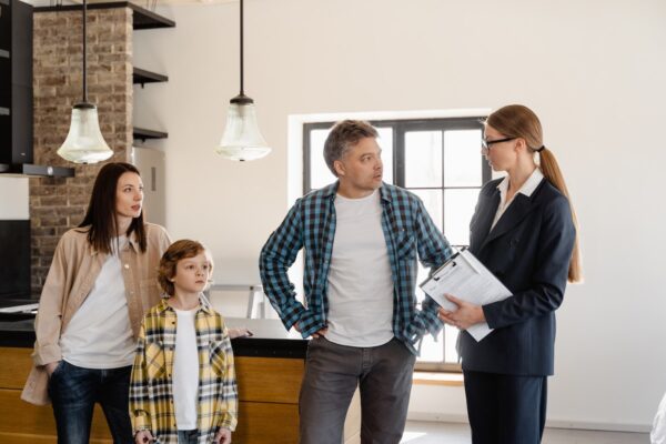 Apartment Hunting? 5 Important Factors to Consider